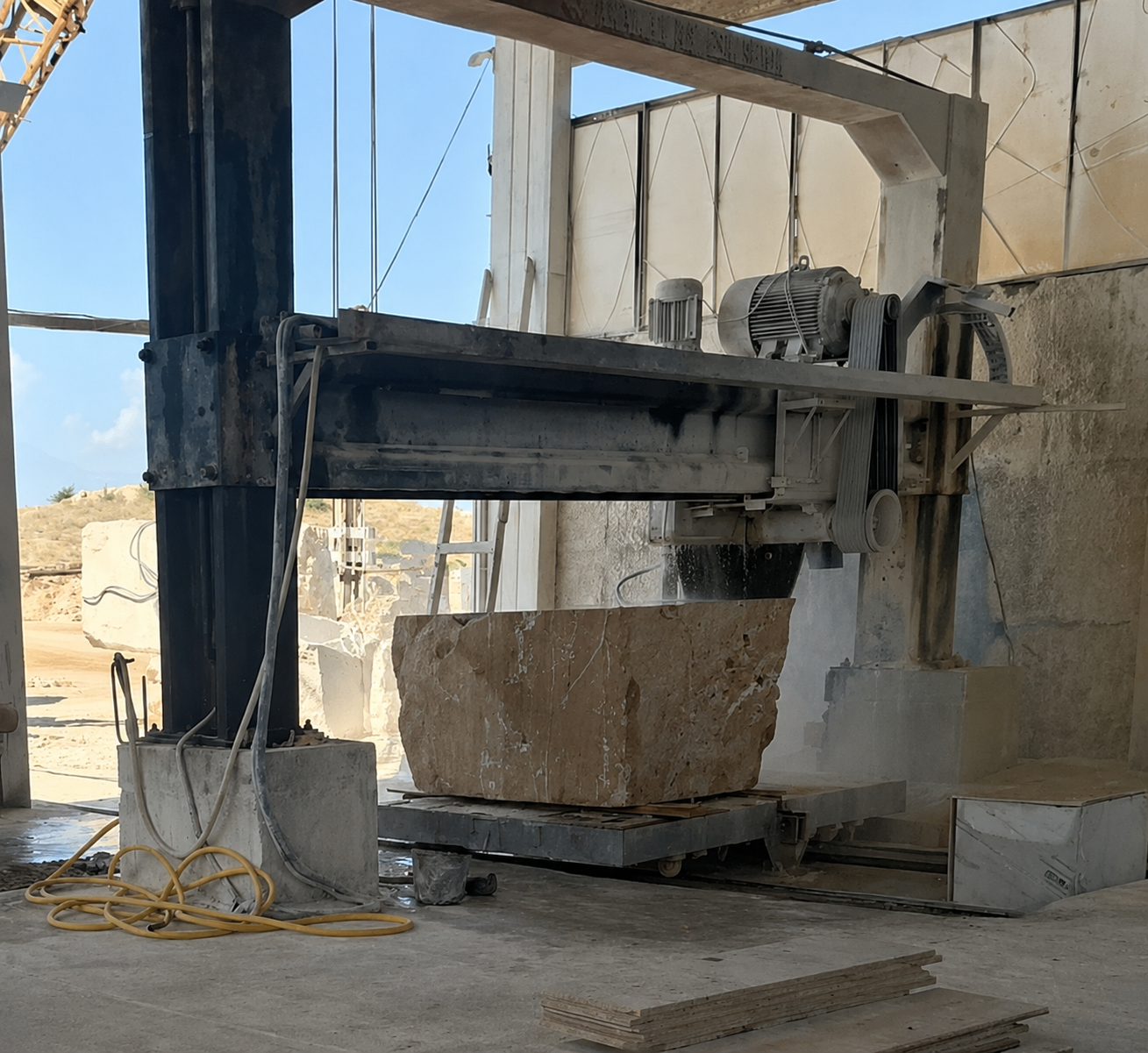 Quarry Block Cutting