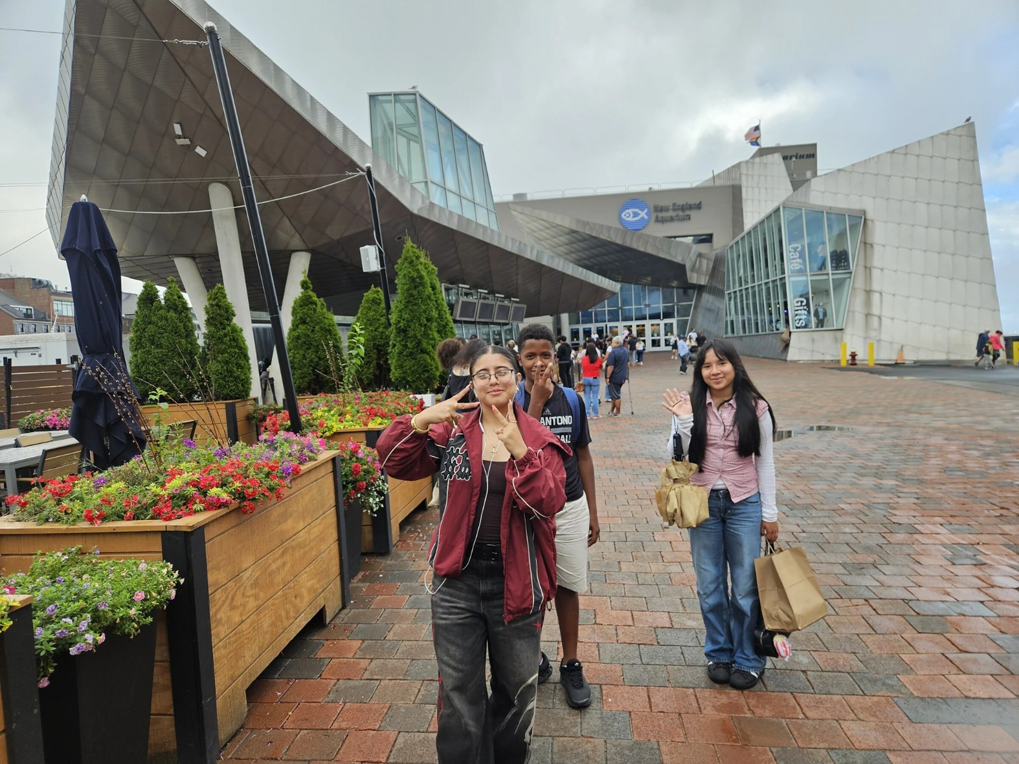 GEMS youth on a field trip to the New England Aquarium