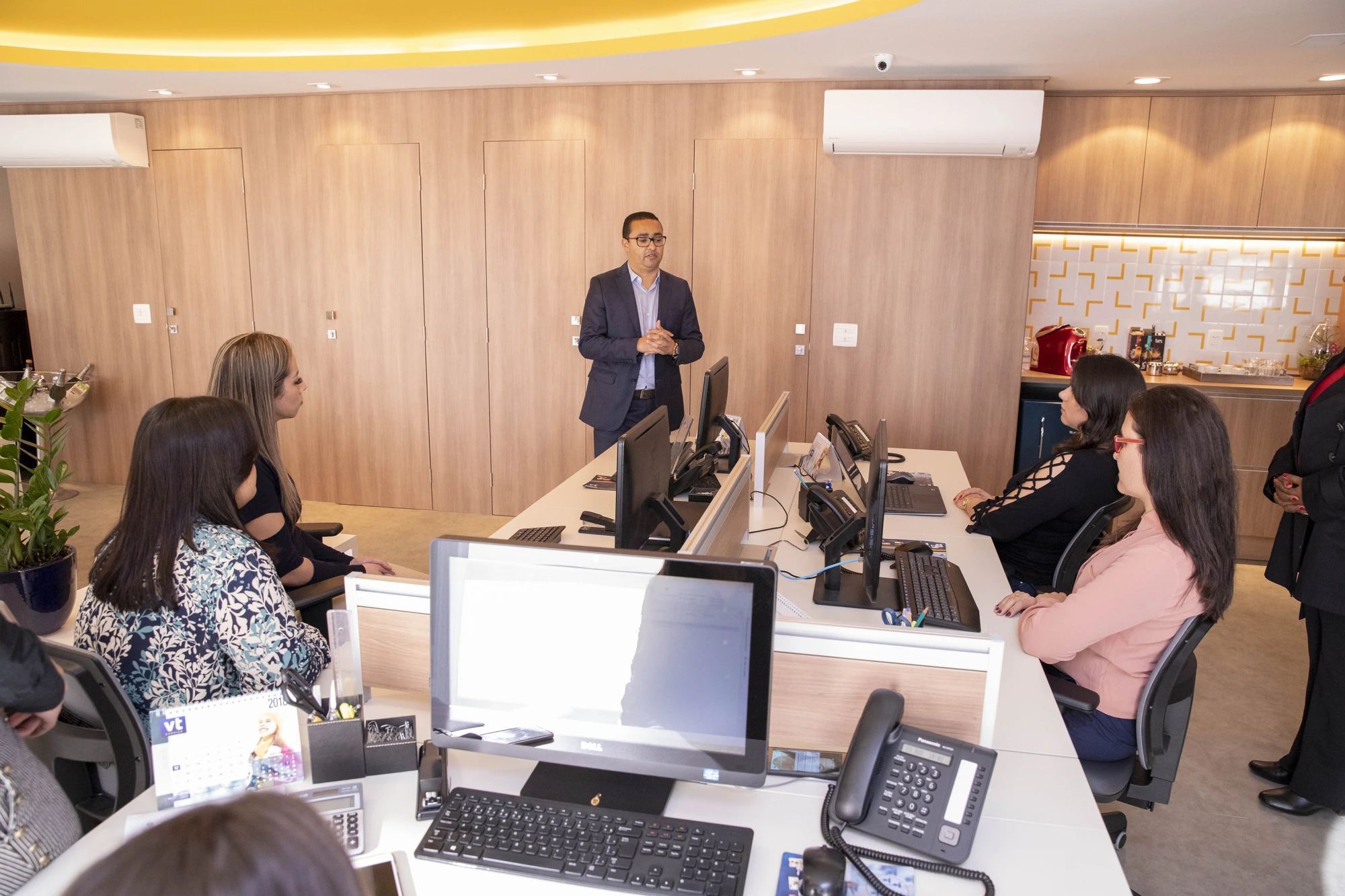 Equipe da Smart Benefícios trabalhando no escritório