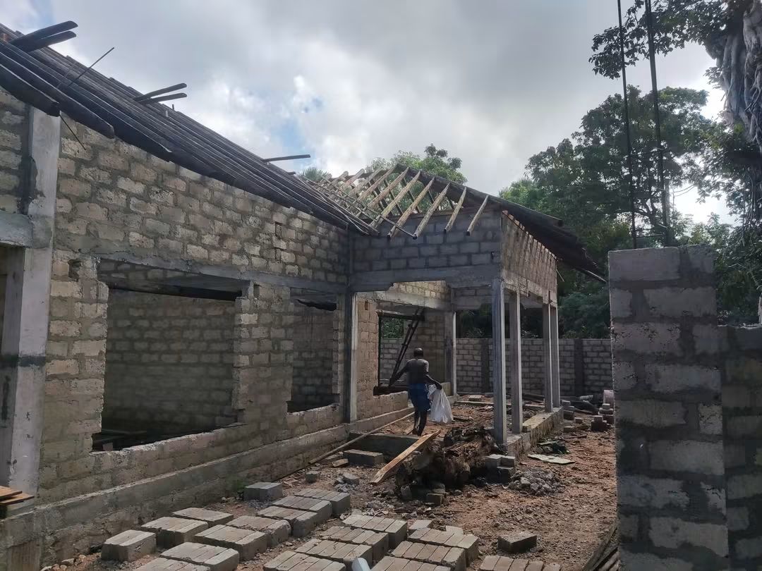 Roof frame construction