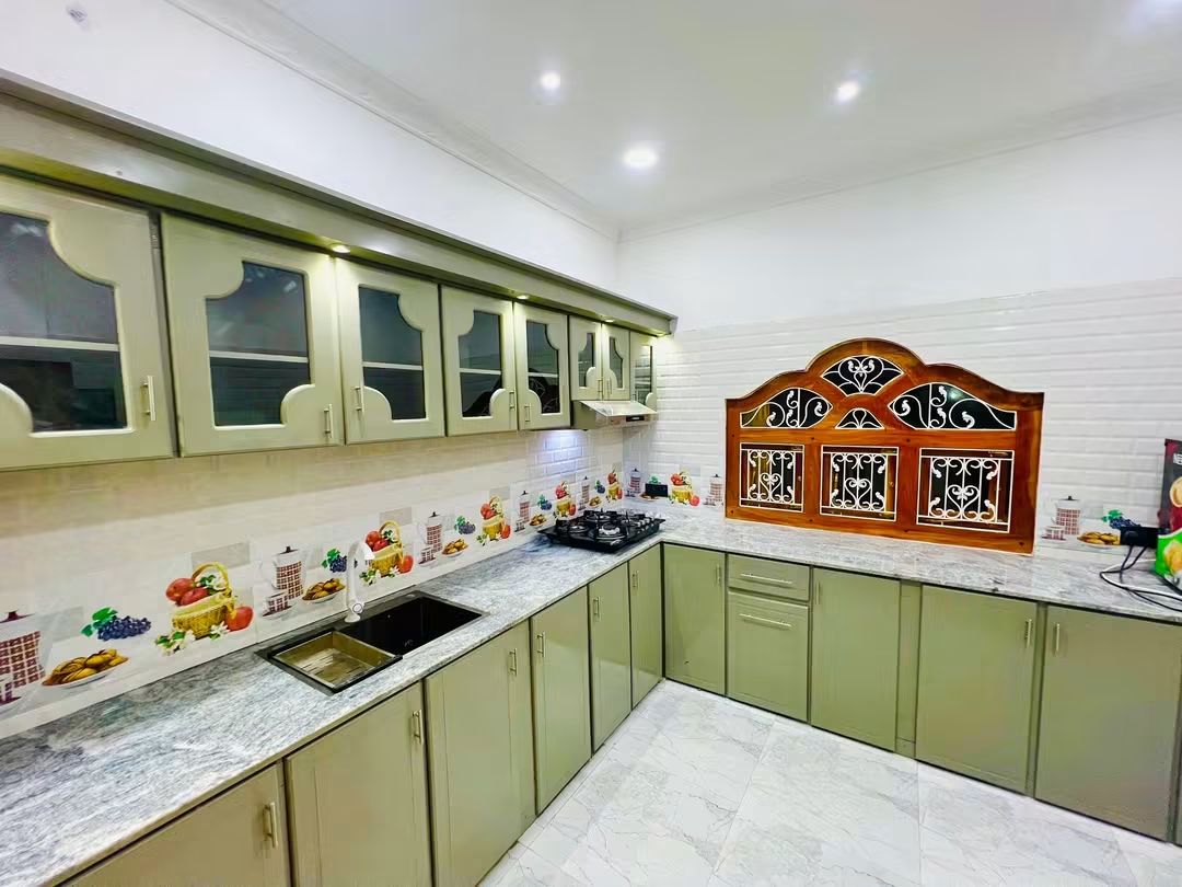 Modern kitchen cabinet work