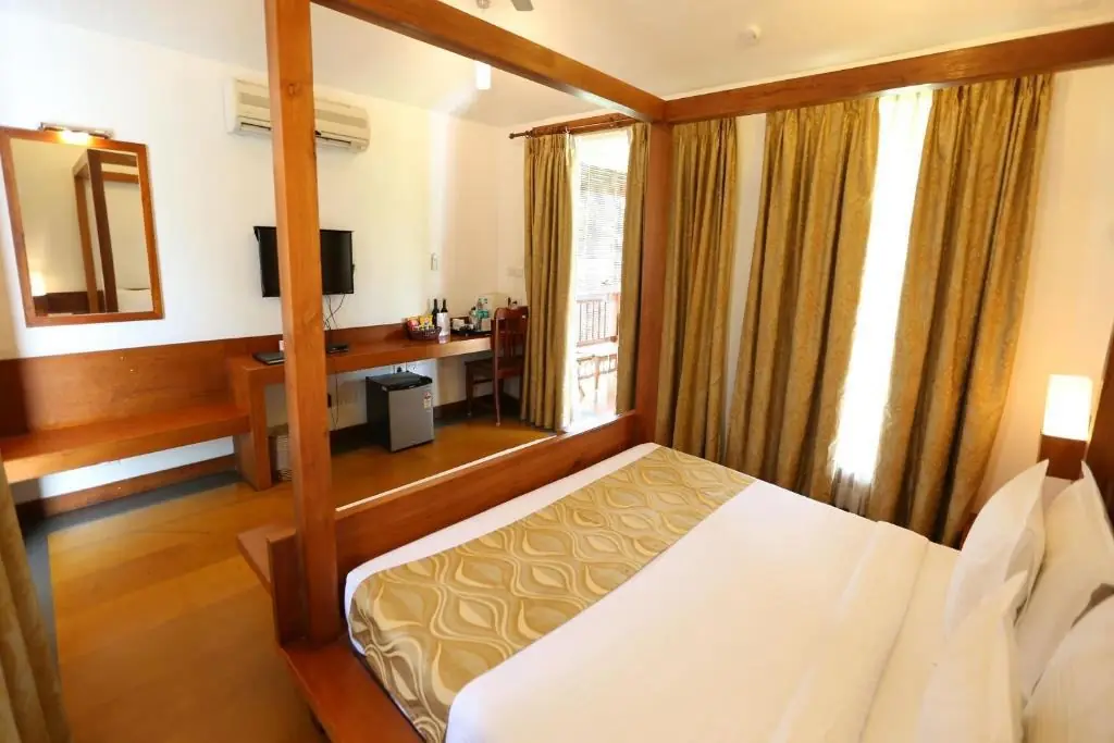 Deluxe Lake View Room
