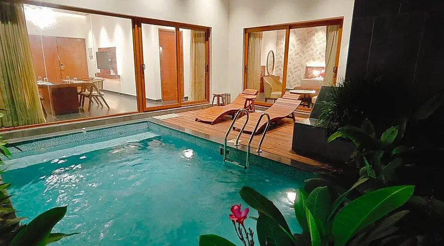 Presidential Pool Villa