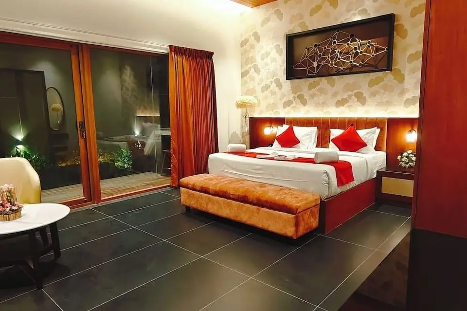 Presidential Pool Villa