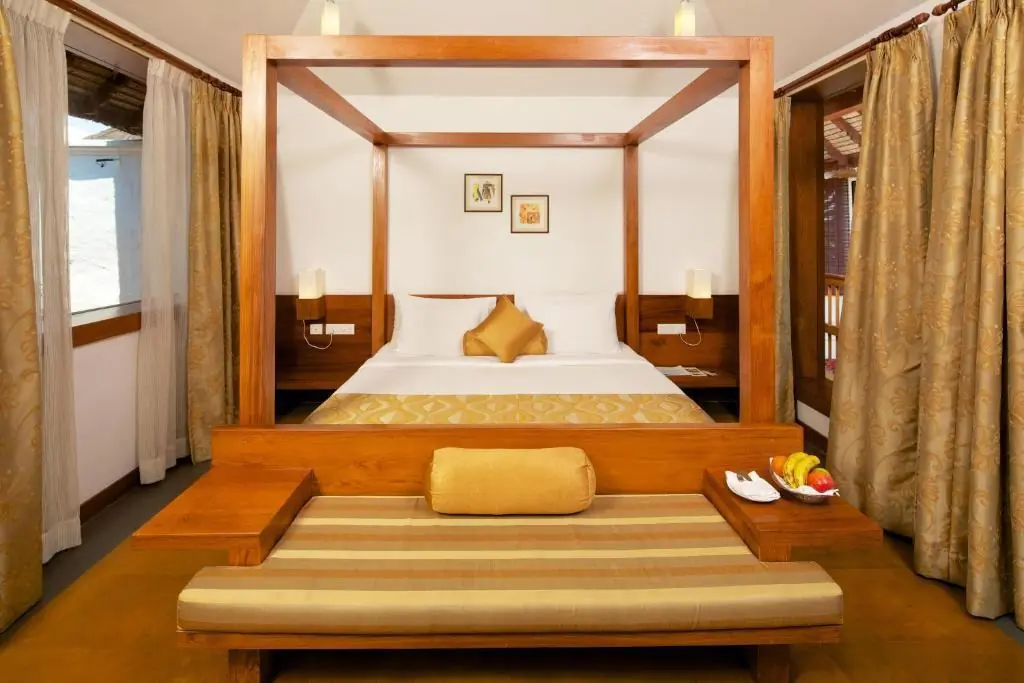 Deluxe Lake View Room