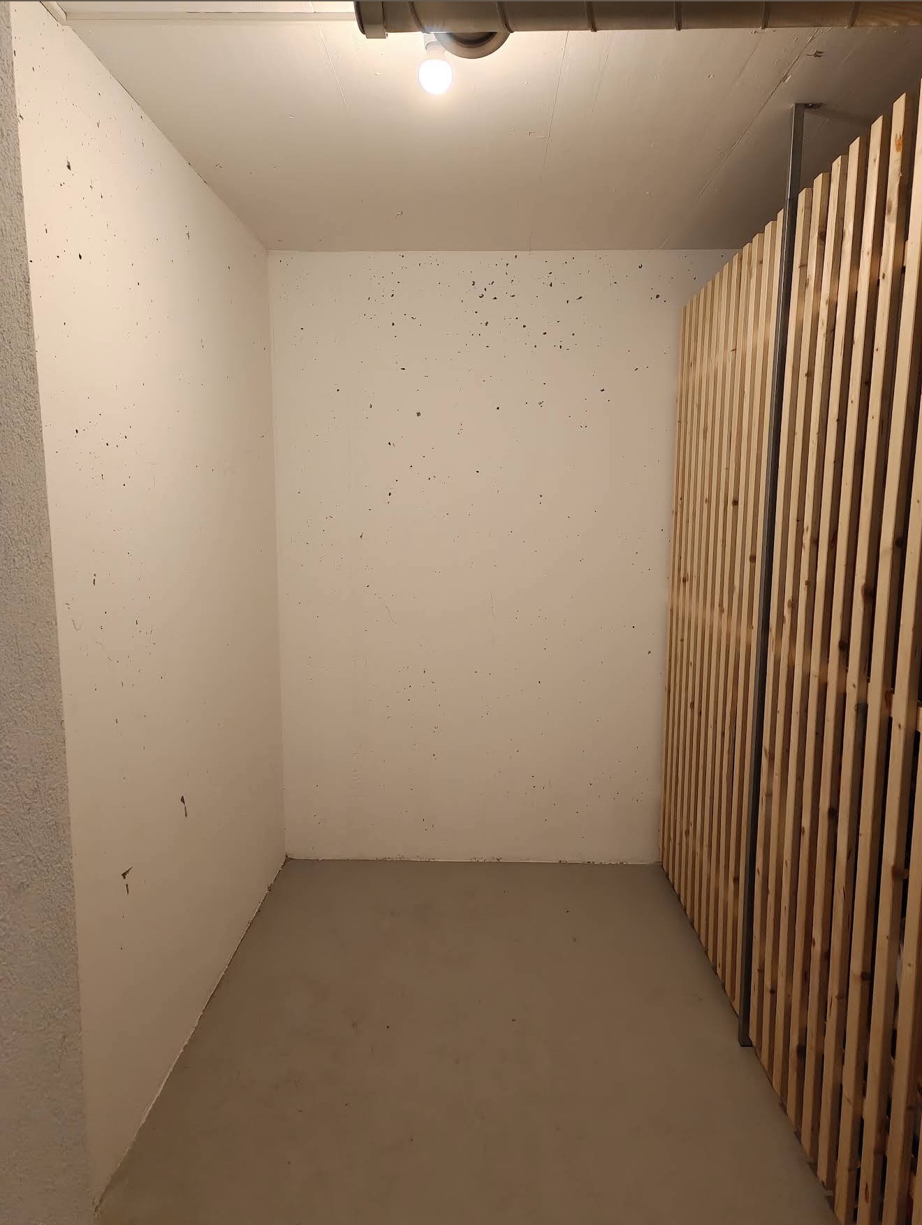 Cave vidée et propre après le débarras Mopper