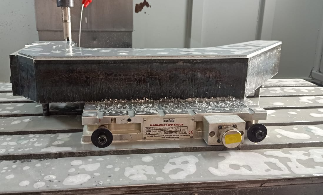 Electro-permanent magnetic chuck